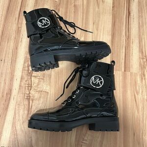 Micheal kors boots